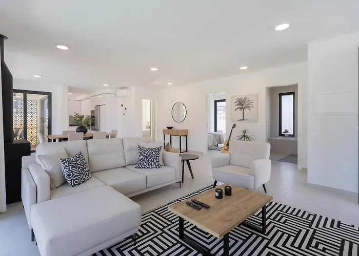 וילה Anita - By Sch *